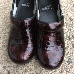 Dansko Women36 Patent leather clogs  Professional
